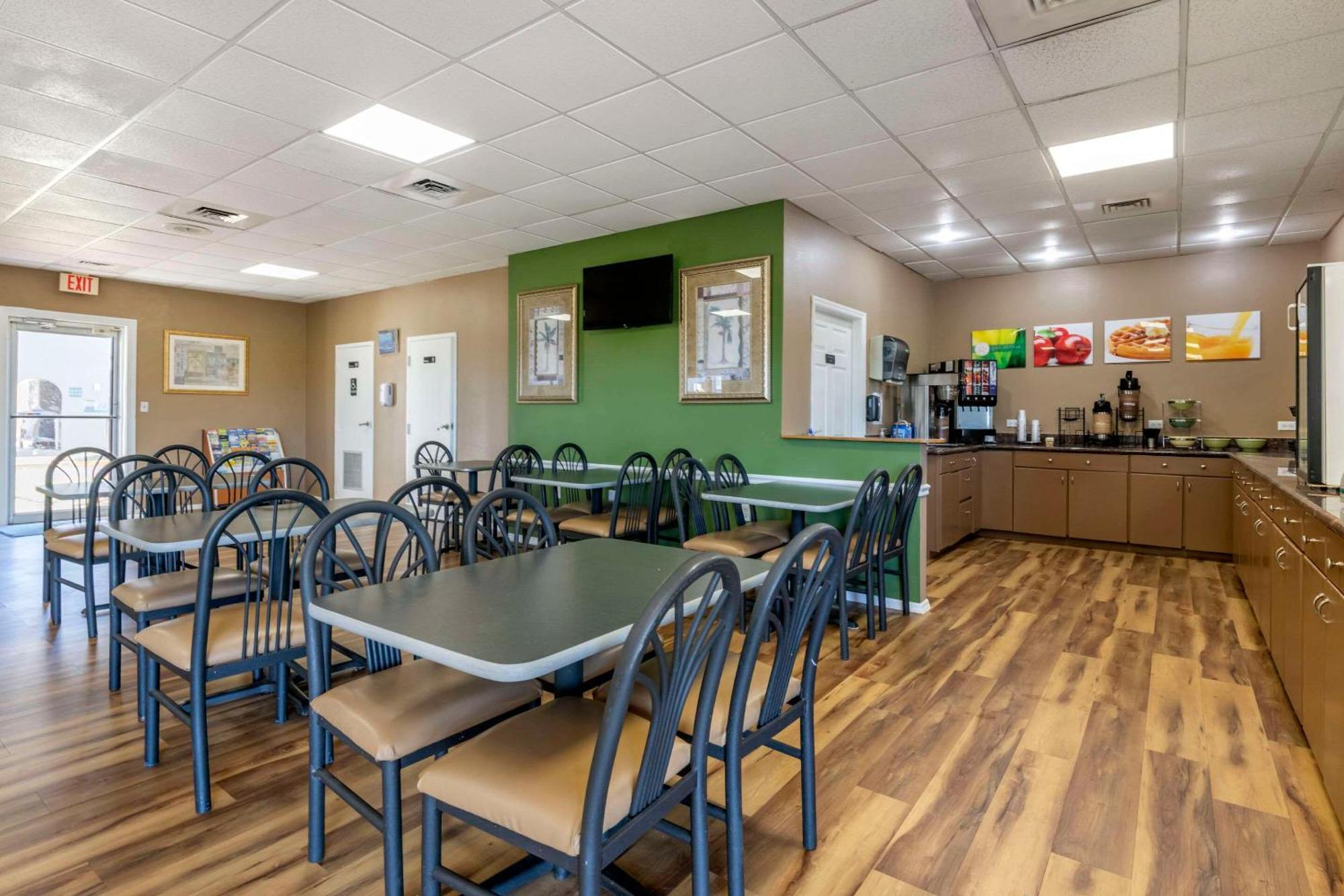 Quality Inn Kennedy Space Center Titusville Bagian luar foto