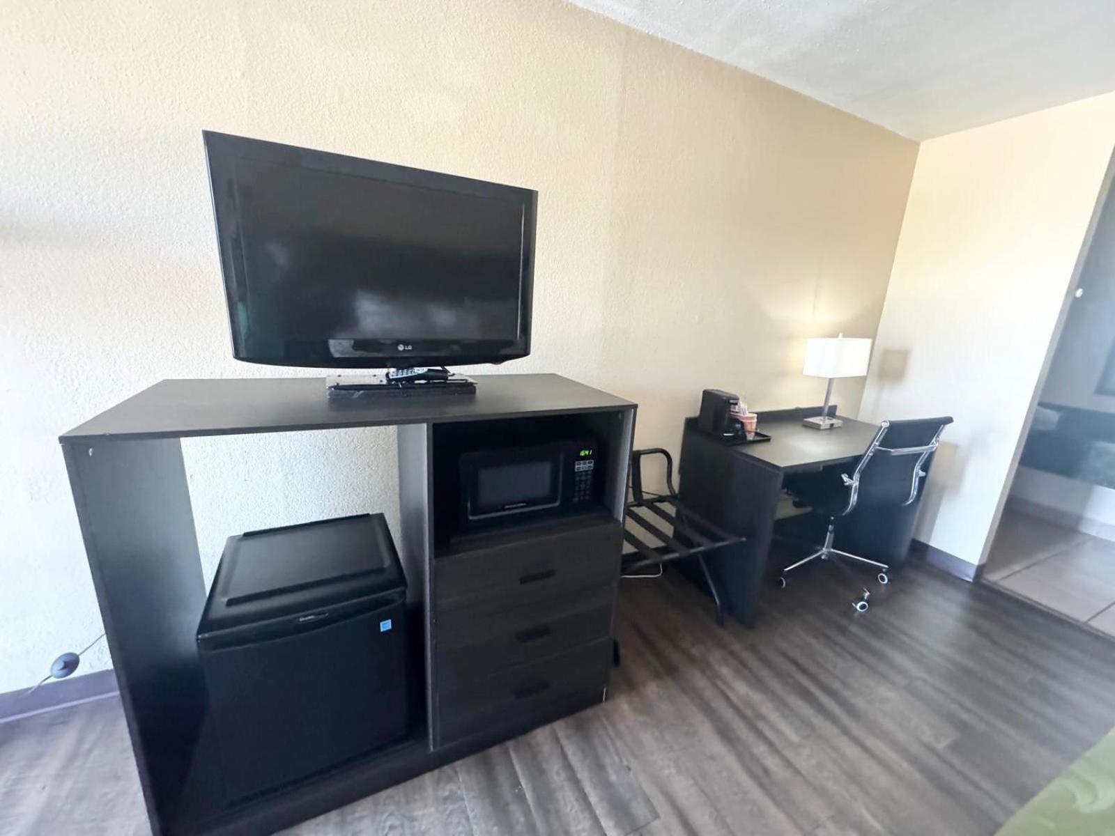 Quality Inn Kennedy Space Center Titusville Bagian luar foto