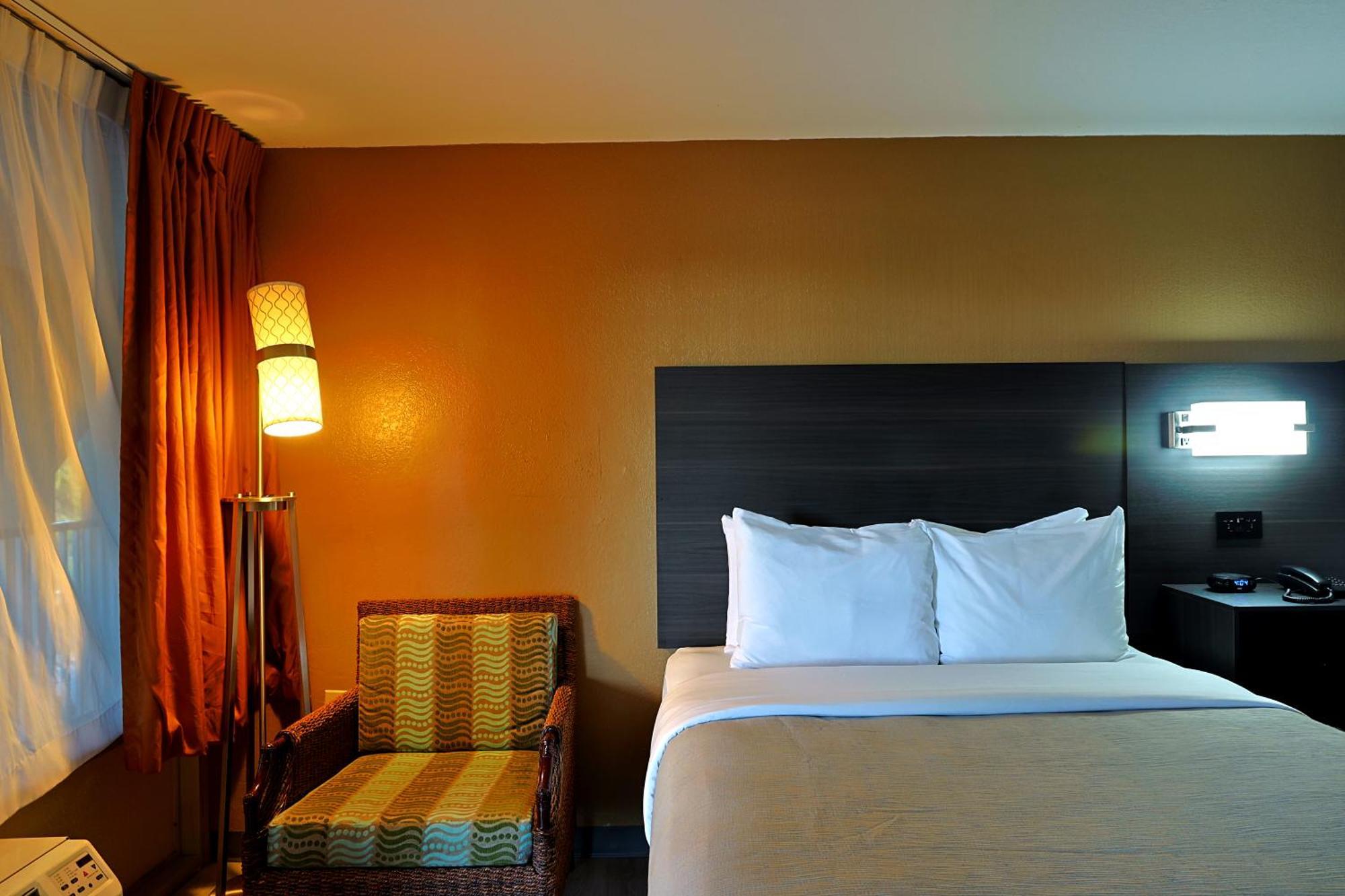 Quality Inn Kennedy Space Center Titusville Bagian luar foto