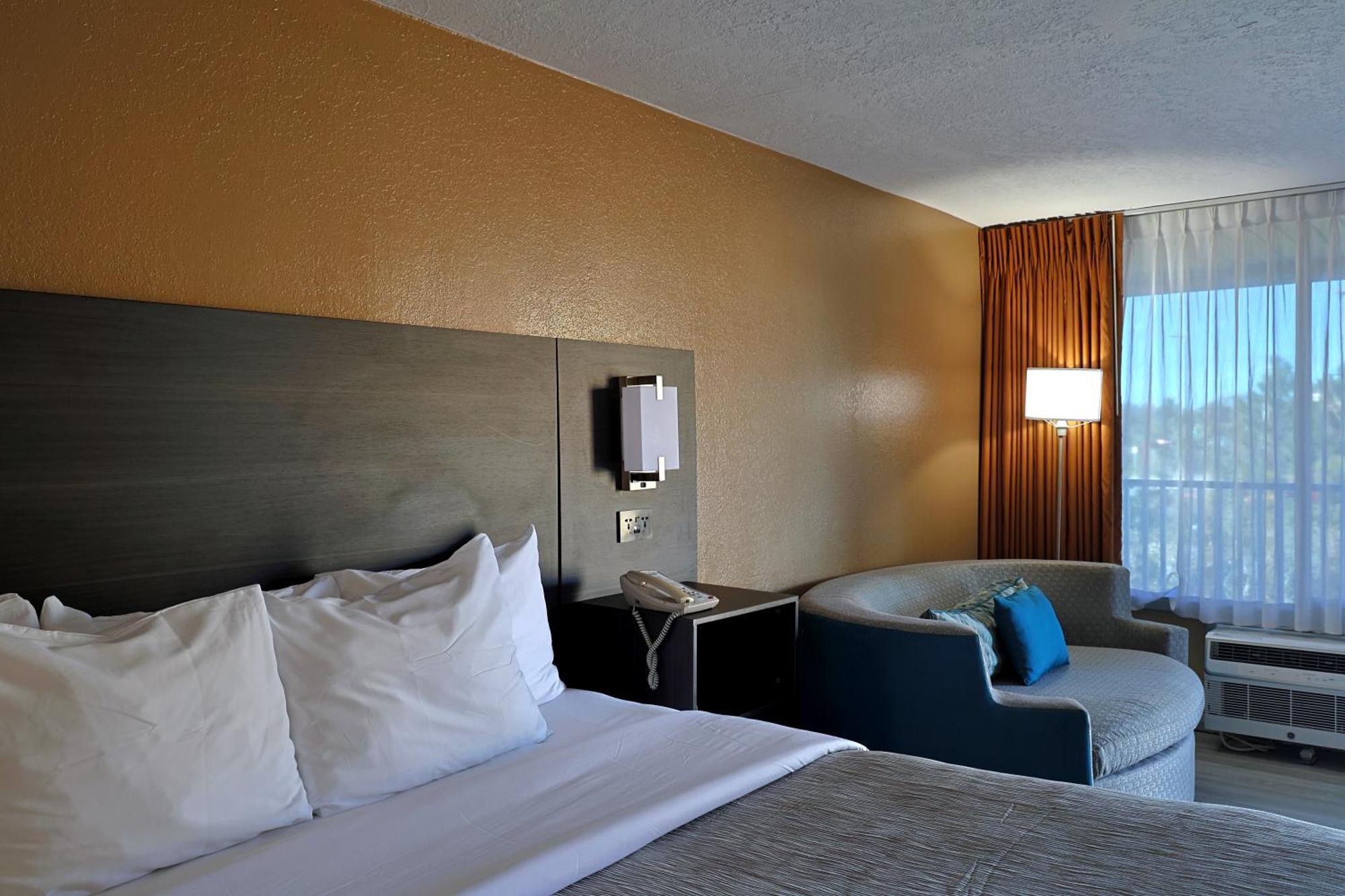 Quality Inn Kennedy Space Center Titusville Bagian luar foto