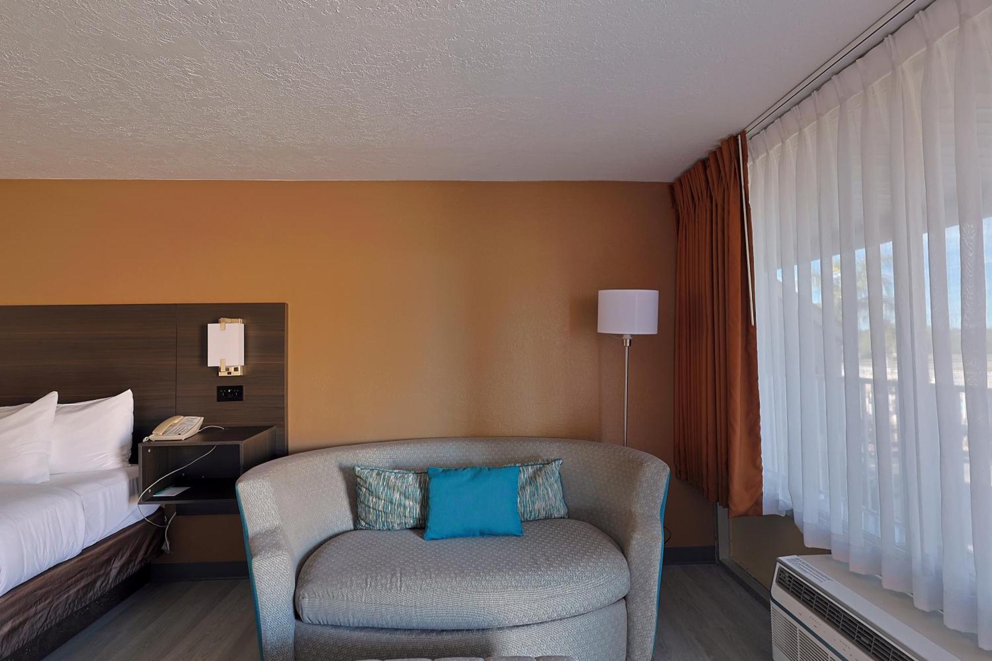 Quality Inn Kennedy Space Center Titusville Bagian luar foto